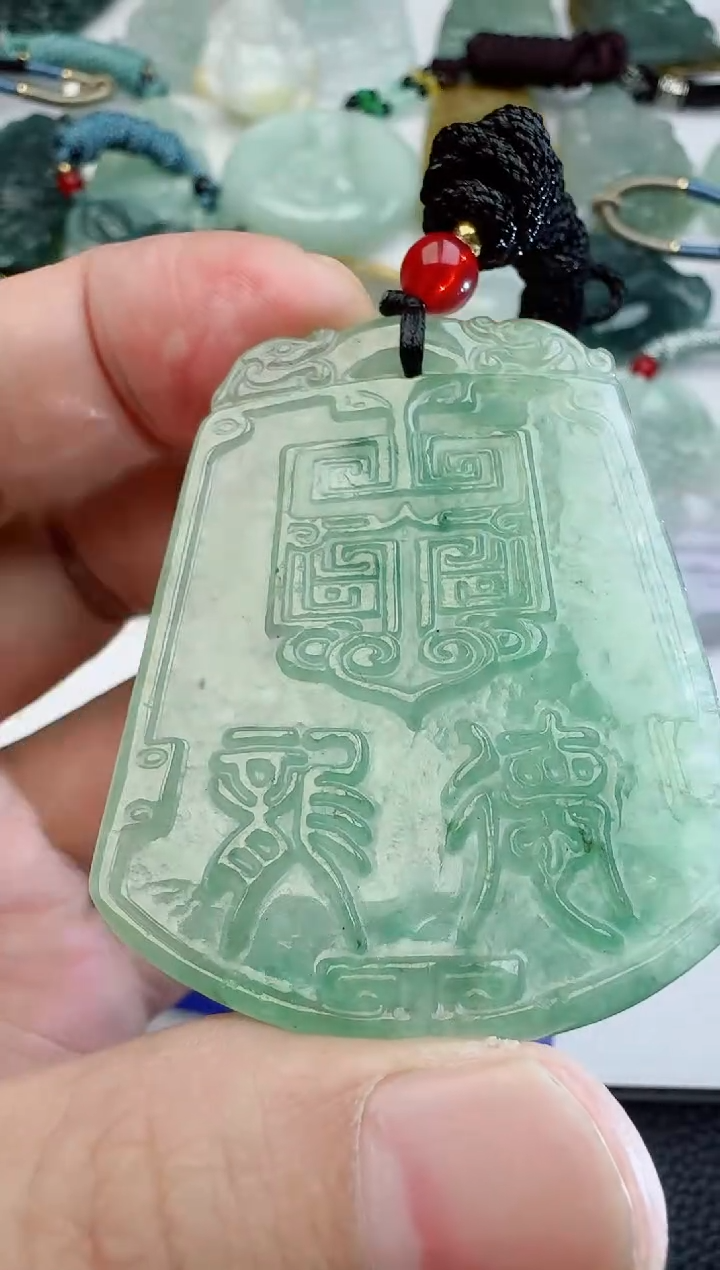 【闪购商品】翡翠颈饰未镶嵌111111111