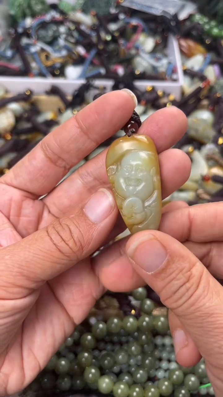 【闪购商品】和田玉颈饰未镶嵌多样性发货没有证书拍一发一有瑕