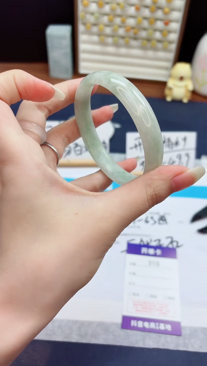 石英质玉手镯未镶嵌310-翠玉-圈口62