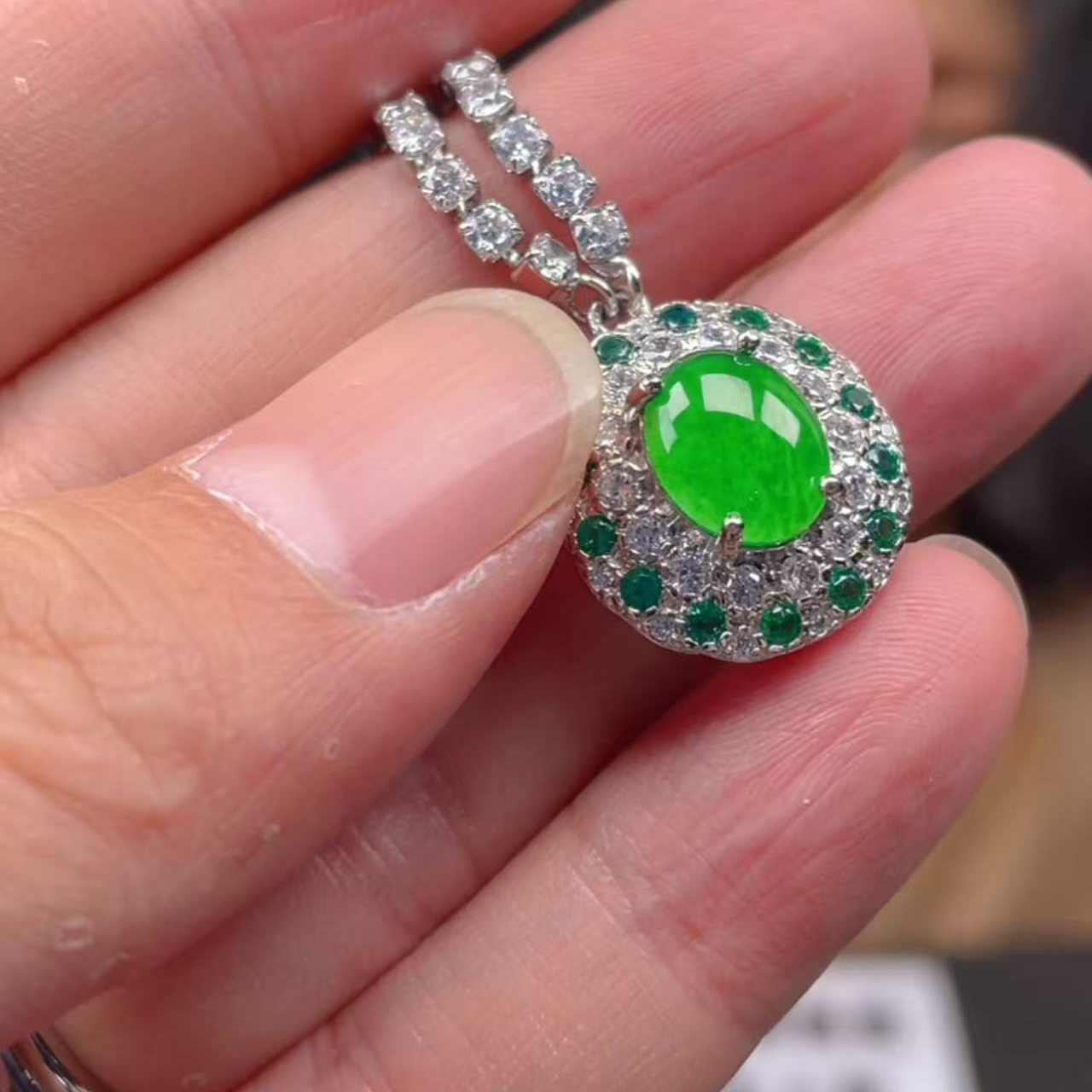 【玉经纶】177424/Q-天然A货翡翠吊坠-多样性发其一