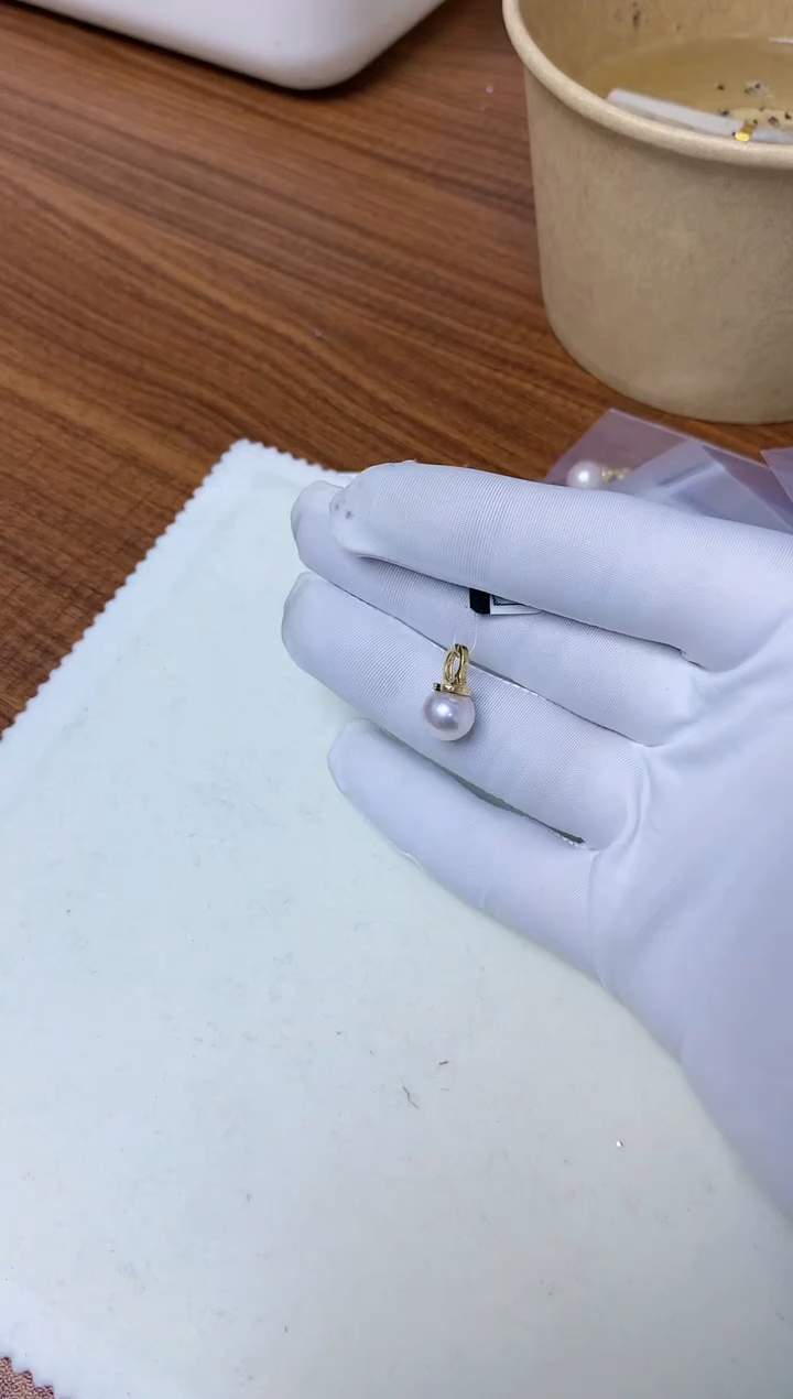 【闪购商品】海水珍珠饰品18K金镶嵌8-9奶嘴扣吊坠赠银链