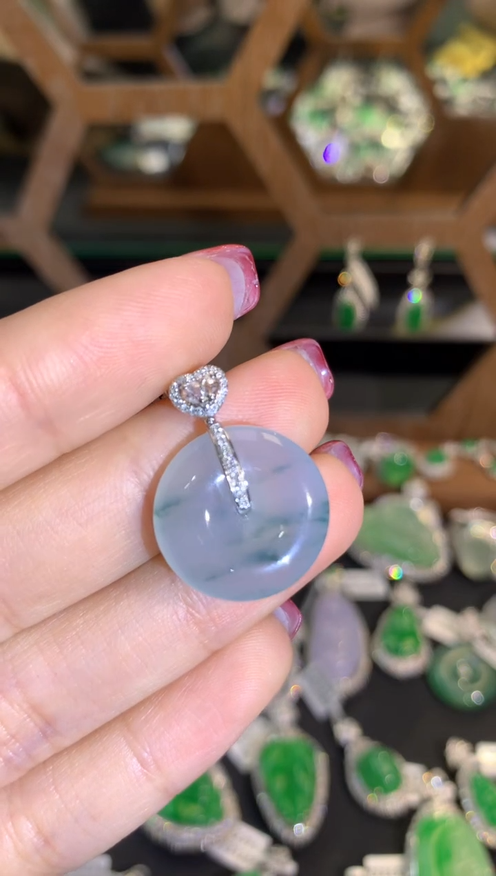 【闪购商品】翡翠吊坠(不含链)18K金镶嵌吊坠