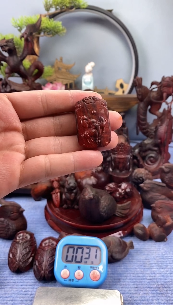 檀香紫檀（小叶紫檀）?**沐三羊