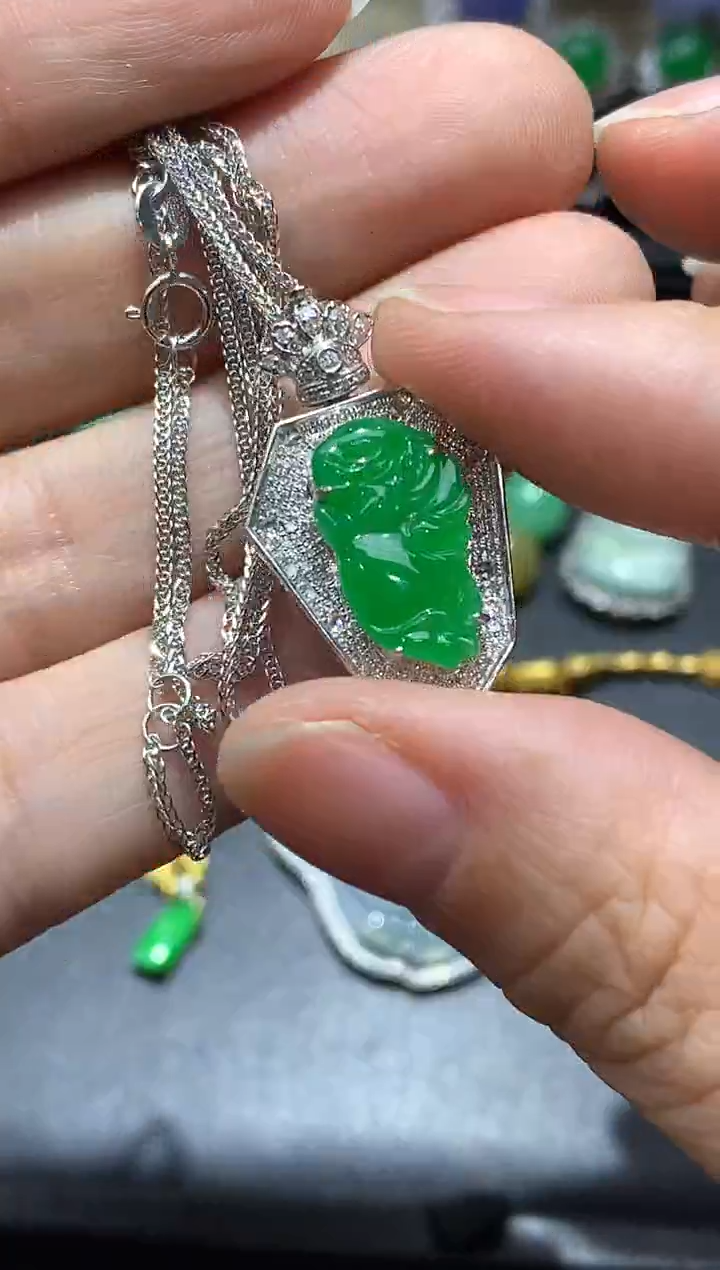 颈饰18K金镶嵌翡翠572-中国好珍宝