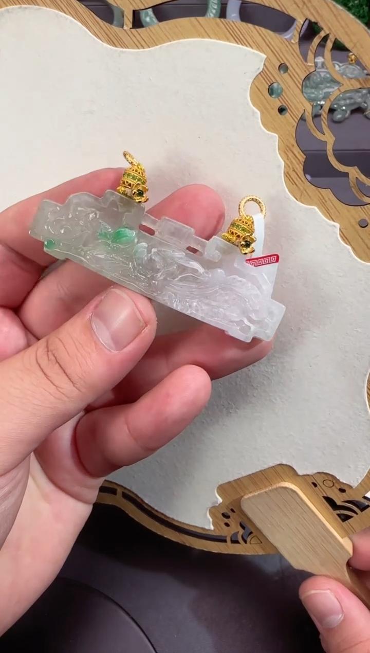 【闪购商品】翡翠颈饰未镶嵌牌子