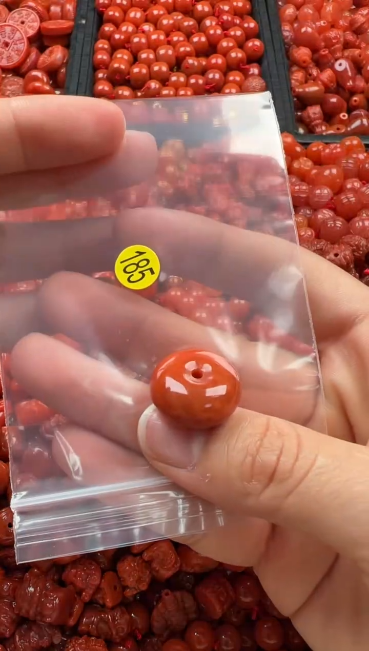 【闪购商品】南红玛瑙颈饰未镶嵌1