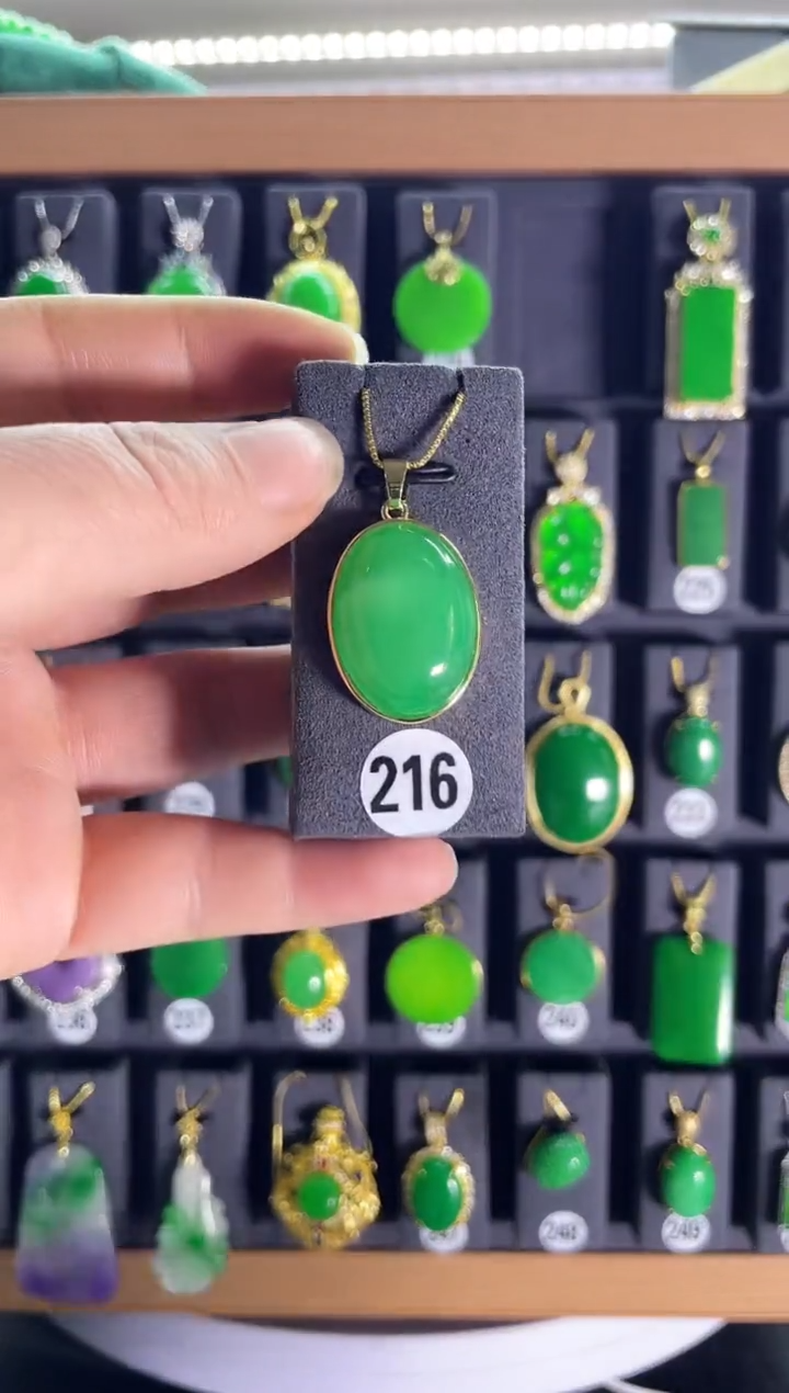 【闪购商品】翡翠耳饰银S925镶嵌216....