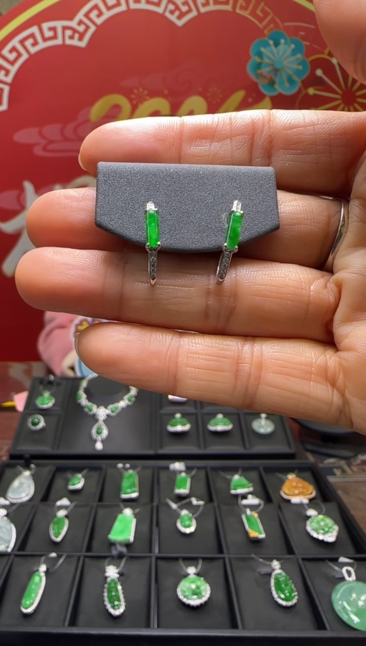 【闪购商品】翡翠耳饰18K金镶嵌无事牌 退货扣运营费100