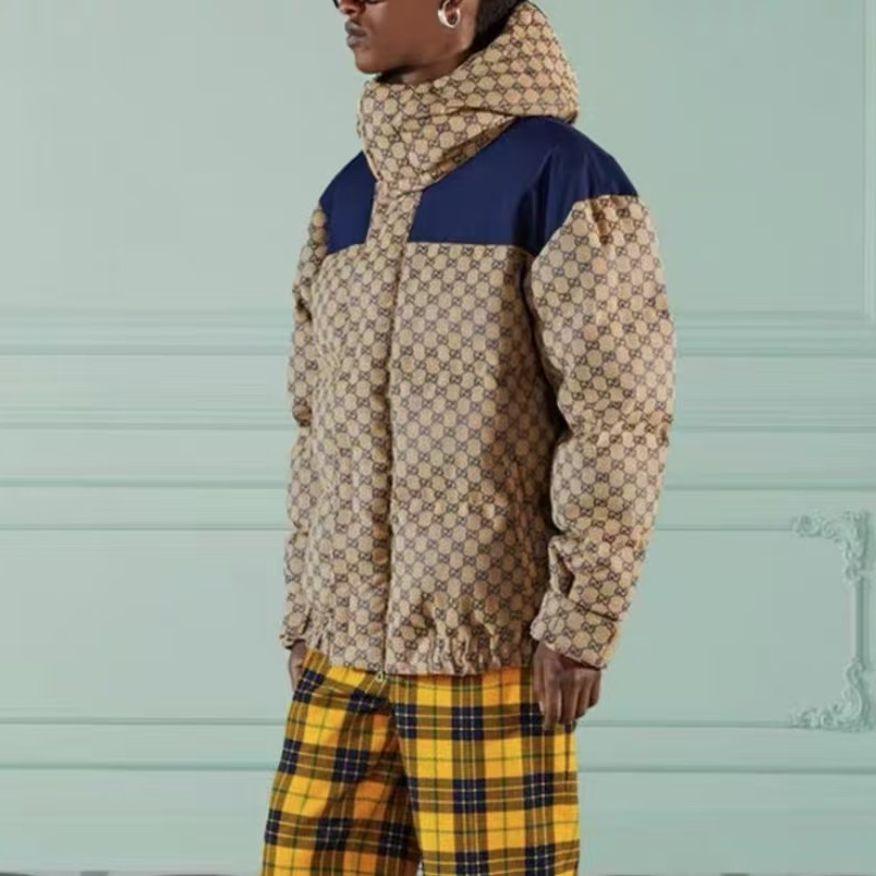 99新 GUCCI/古驰 潮奢豆 严选/棕色印花满印连帽羽绒服/H12914
