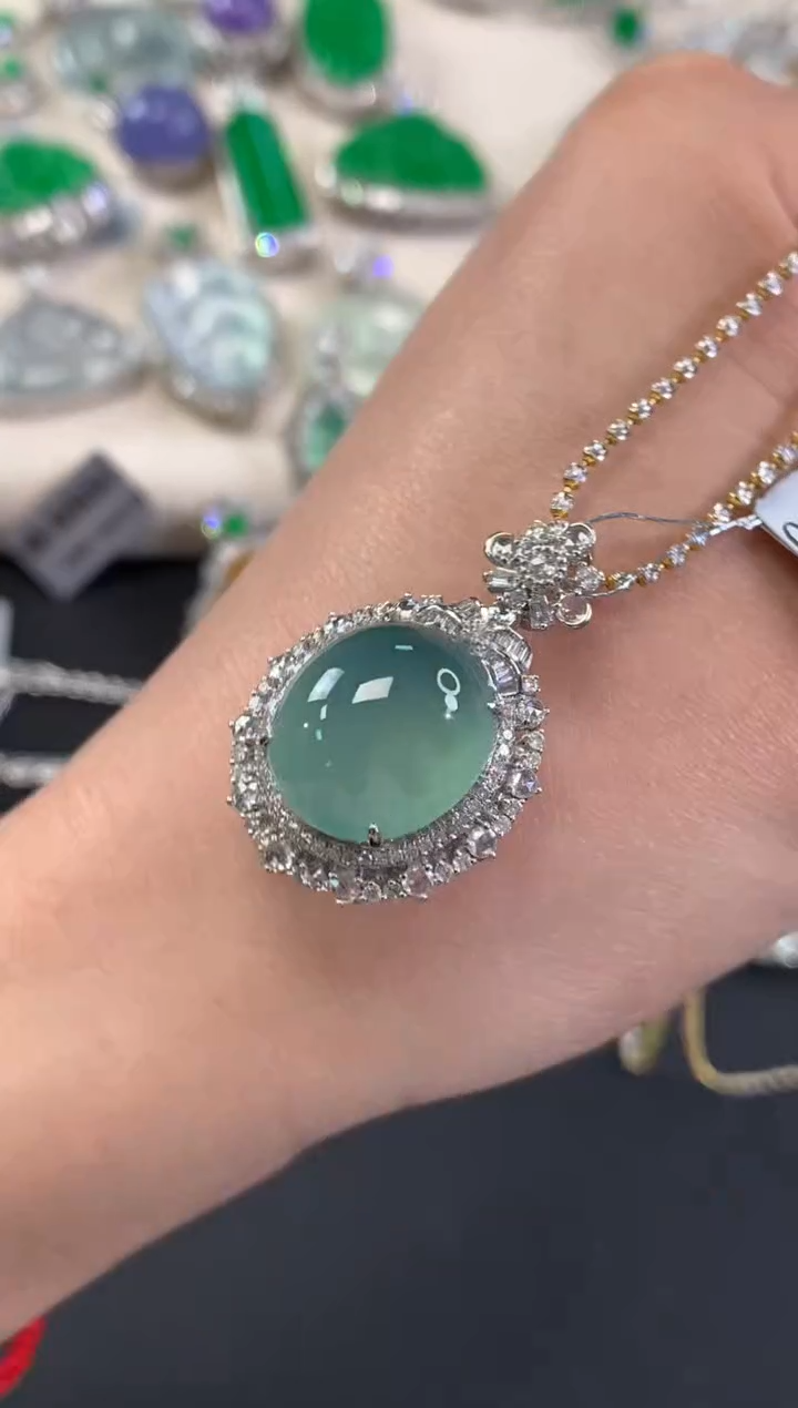 【闪购商品】翡翠吊坠(不含链)18K金镶嵌A330|29800