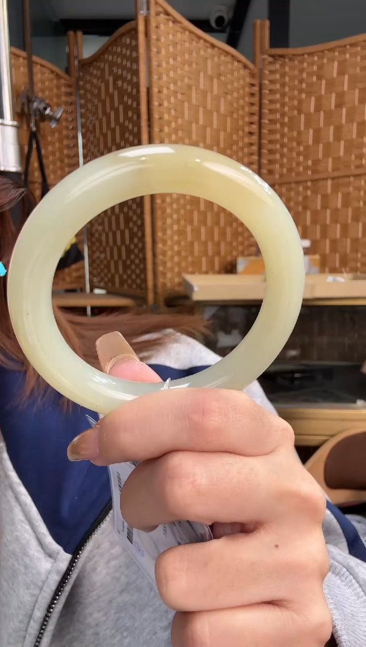 【闪购商品】和田玉手镯未镶嵌手镯