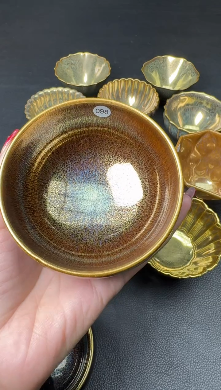 【闪购商品】茶盏范泽锋珥金托紫181