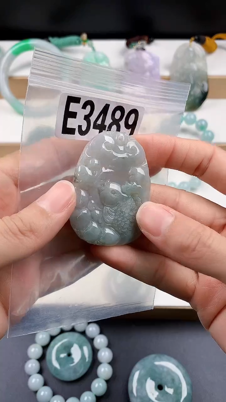 颈饰未镶嵌翡翠天然翡翠吊坠挂件