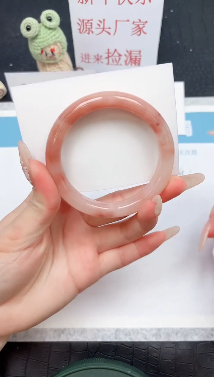 【闪购商品】石英质玉手镯未镶嵌98-57.3