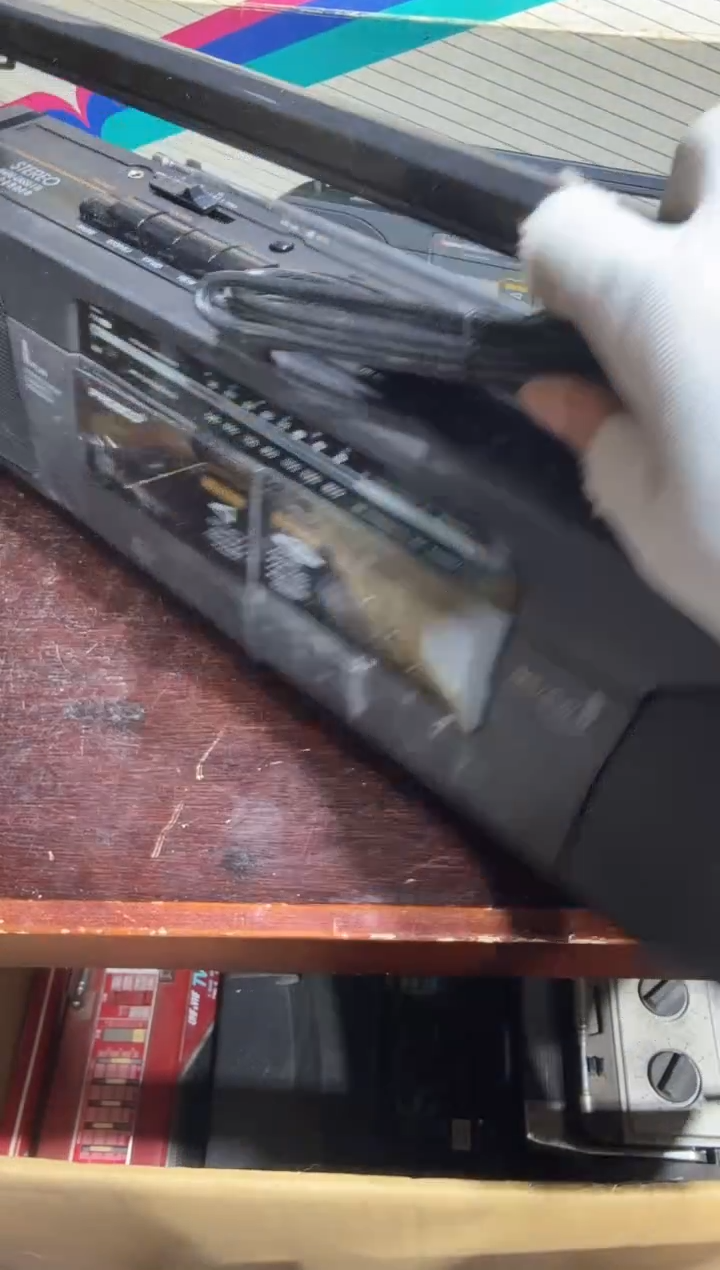 8新过****去 340   中古商品，瑕疵品，不保好坏。