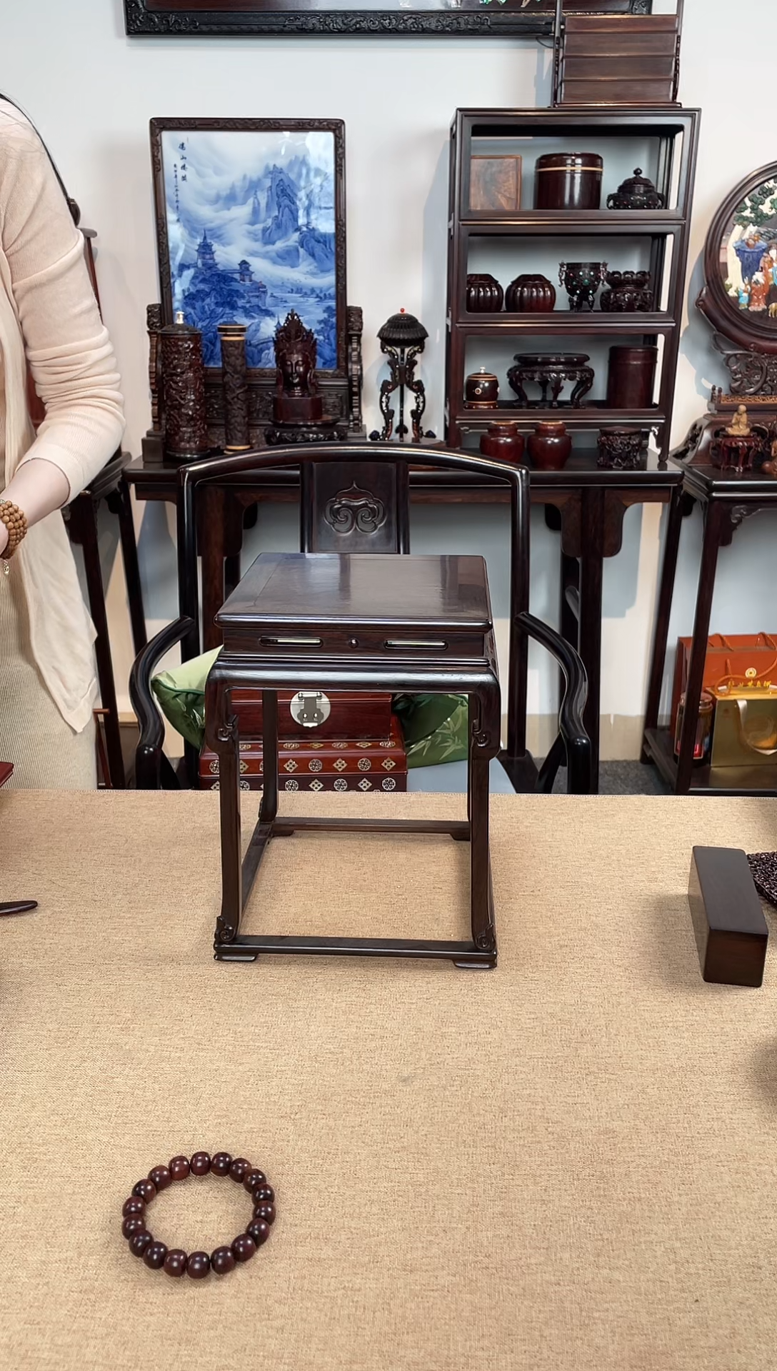 红酸枝木类成套家具底座