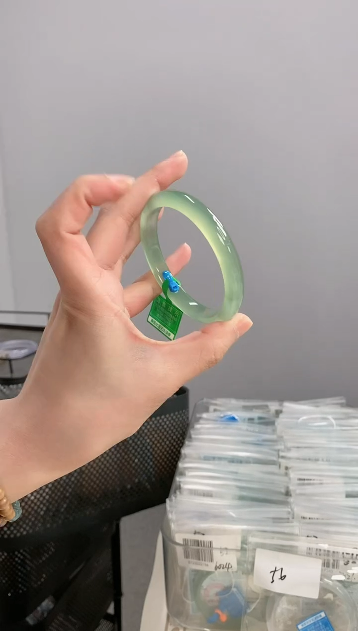 【闪购商品】玛瑙/玉髓手镯合金58圈