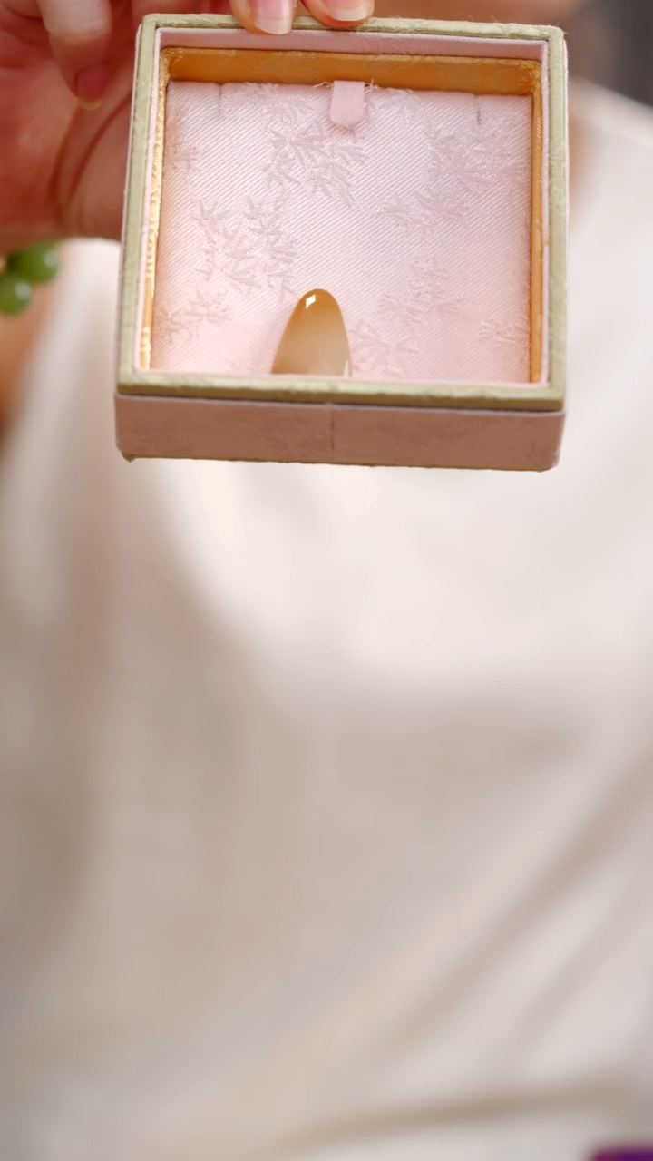 和田玉未镶嵌吊坠(不含链)糖玉裸石