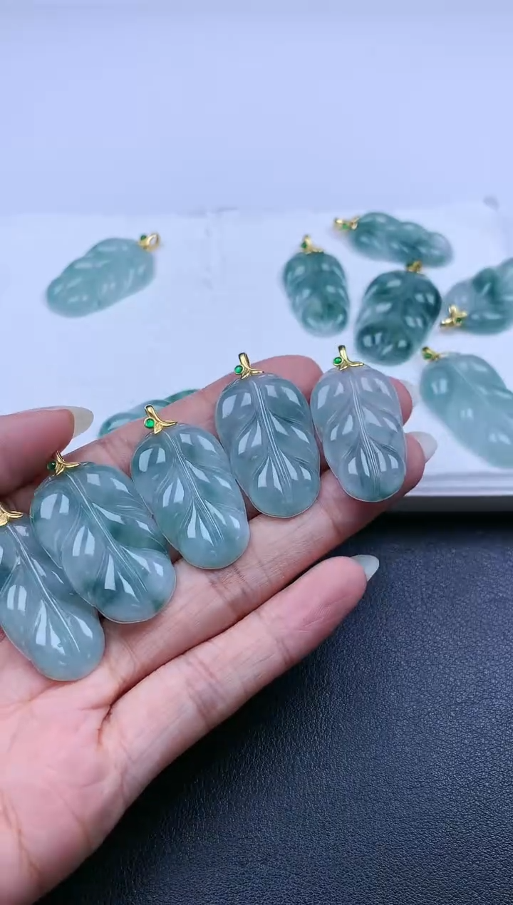 【闪购商品】翡翠挂件未镶嵌哈轩 挂件1（多样性发其一）