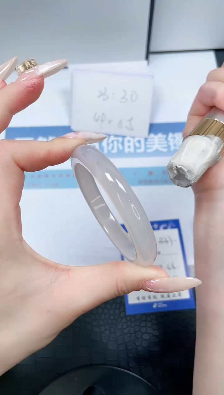 【闪购商品】石英质玉手镯未镶嵌337-56