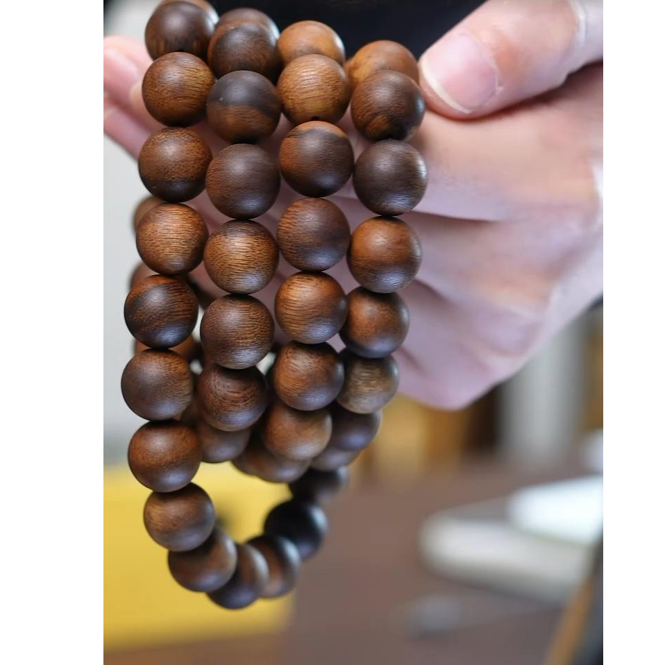 沉香蚁王--1.4一线天昆仑梅格长串