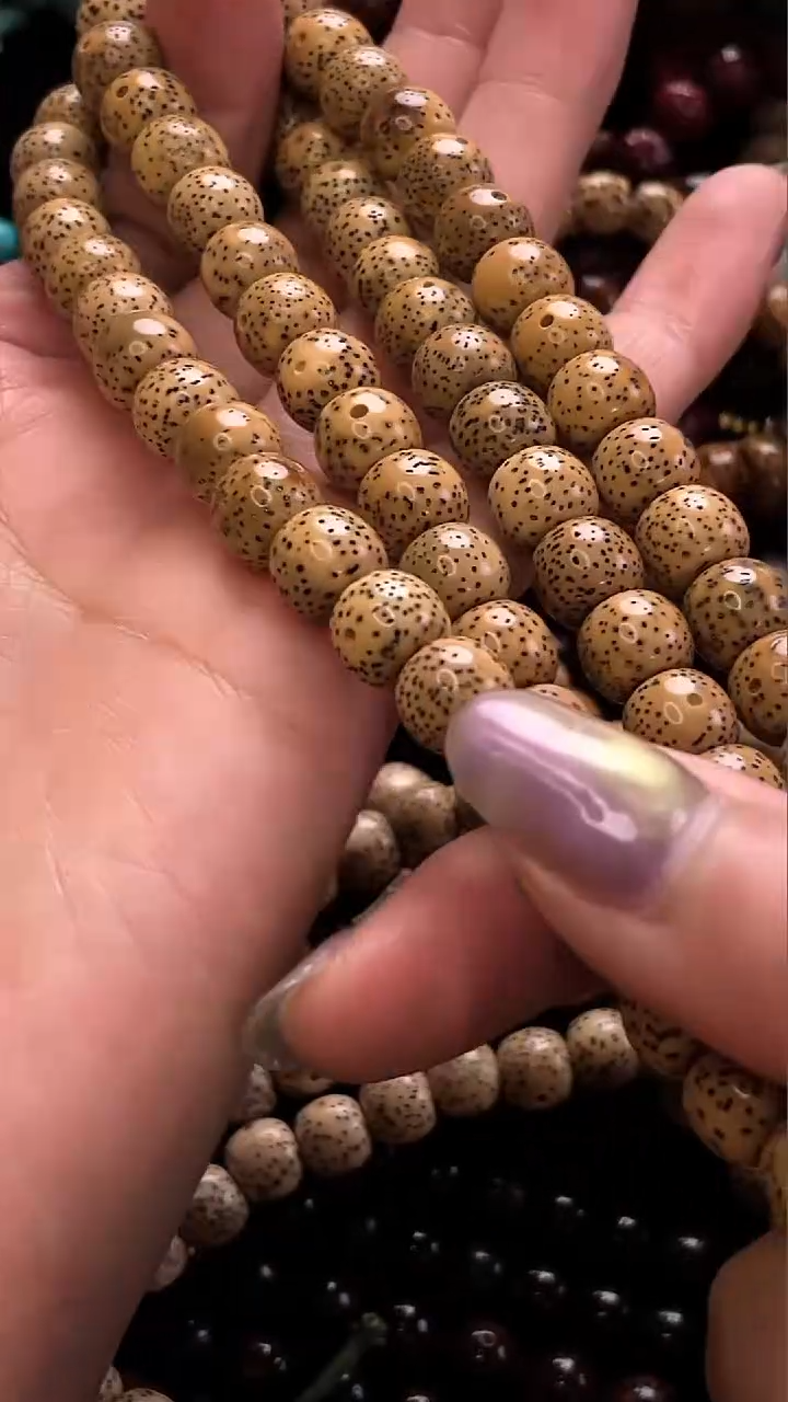吊坠星月菩提精工级黄皮桶珠9*8长串