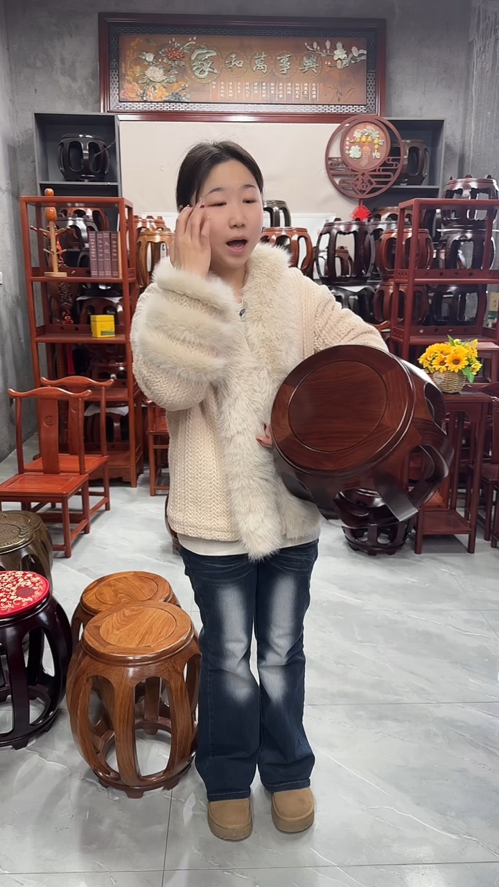 花梨木类家具胡桃色小号鼓凳一对（两条）