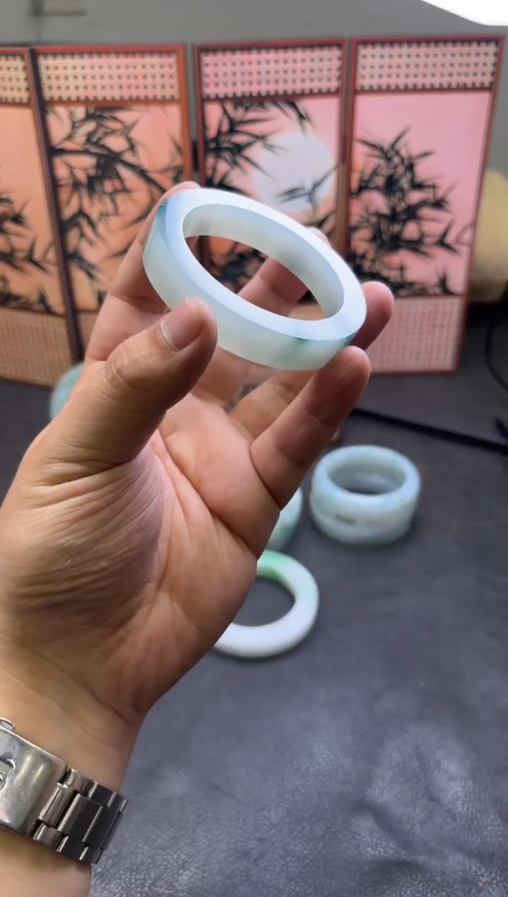 未镶嵌手镯定制翡翠绵*手镯