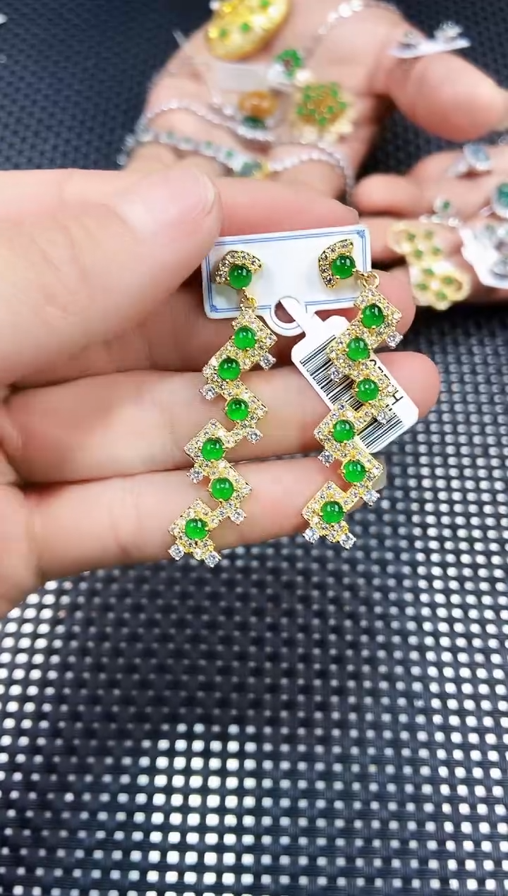 【闪购商品】翡翠耳饰未镶嵌111111111