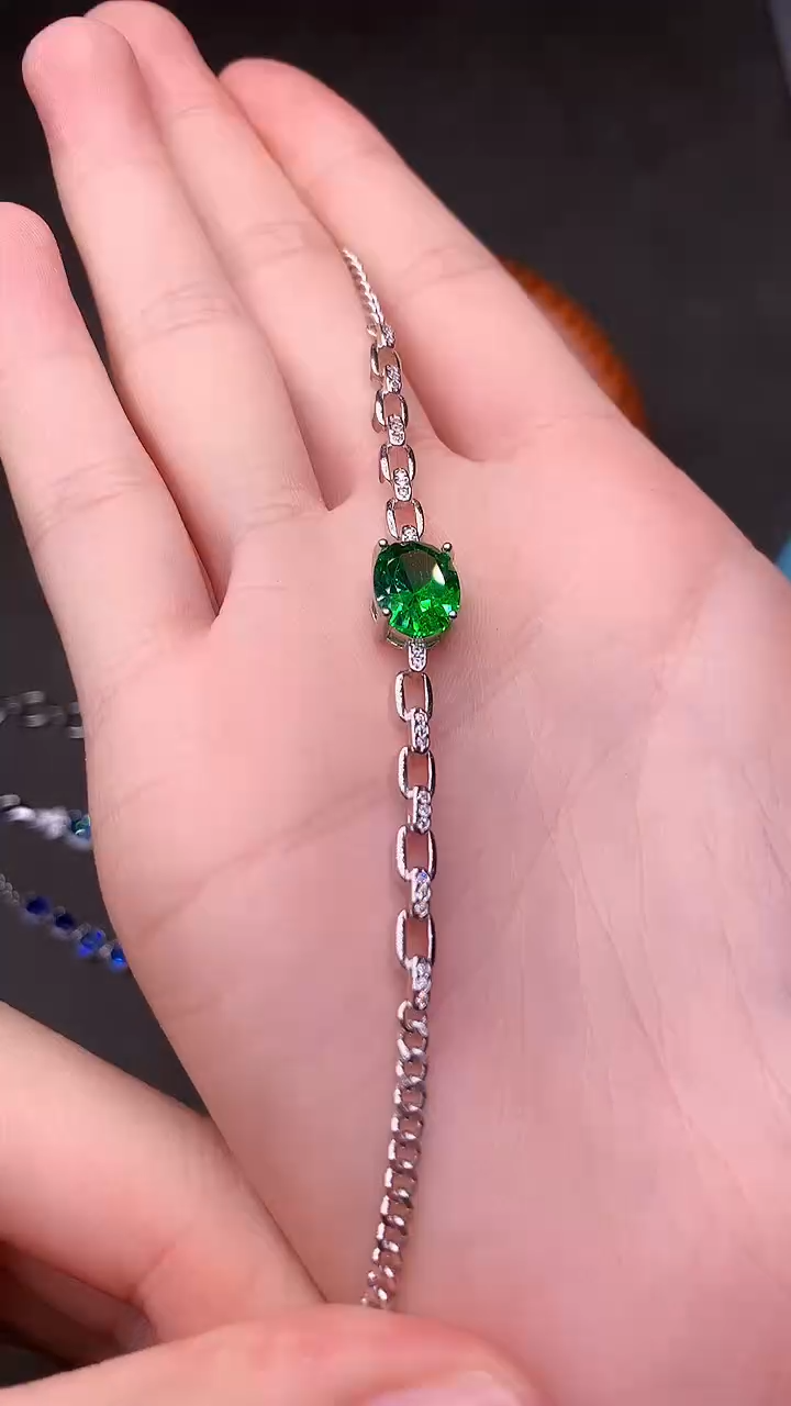 【闪购商品】石榴石（沙弗莱）手链银S925镶嵌......