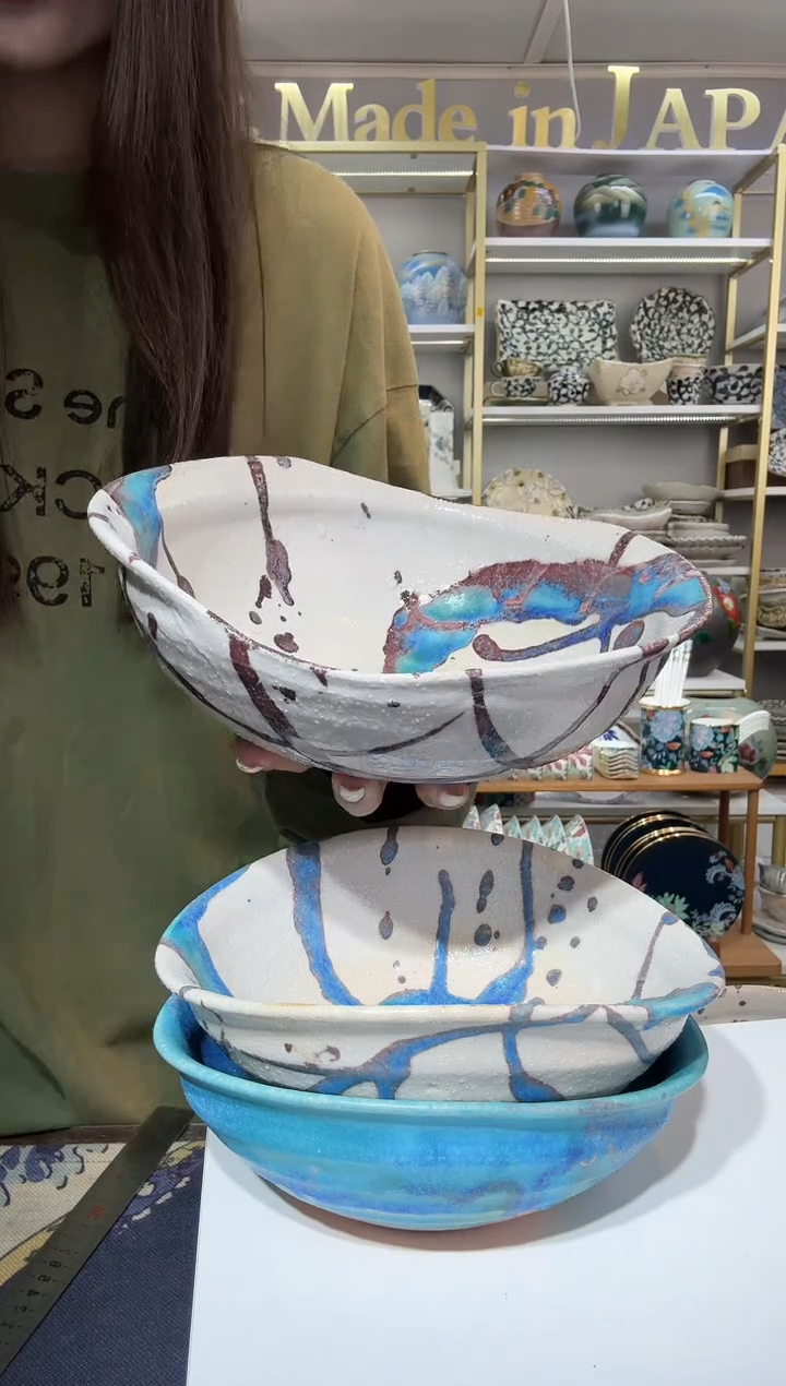 陶瓷21.5厘米椭圆钵一只蓝白