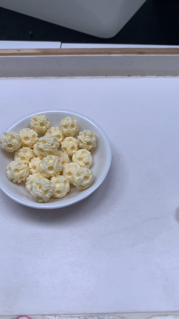 菩提散珠E873 牙 牙 果 通孔 球16mm2个5.8元