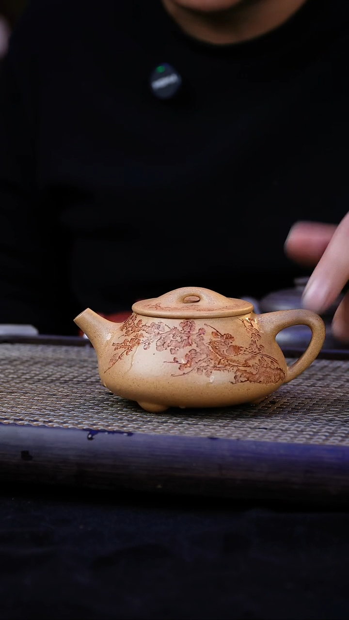 【闪购商品】紫砂茶壶黄金段刻绘满瓢【240cc】