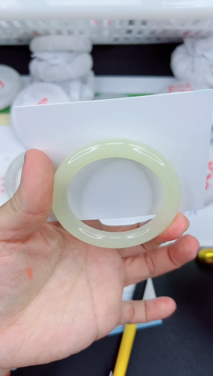 【闪购商品】石英质玉手镯未镶嵌448-51.9