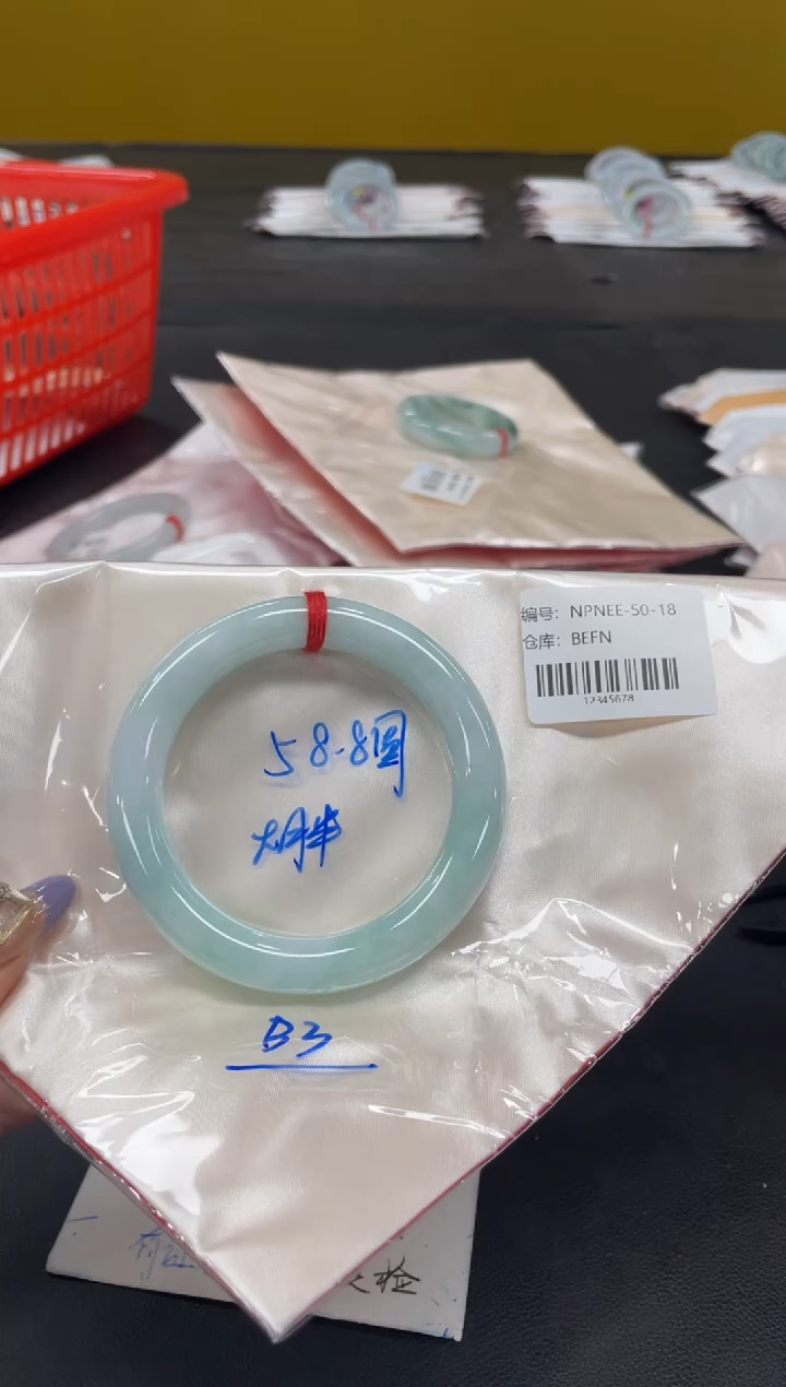 未镶嵌手镯翡翠翡翠手镯