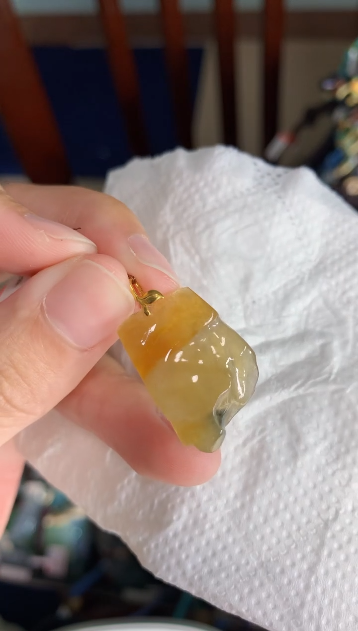 颈饰未镶嵌翡翠 