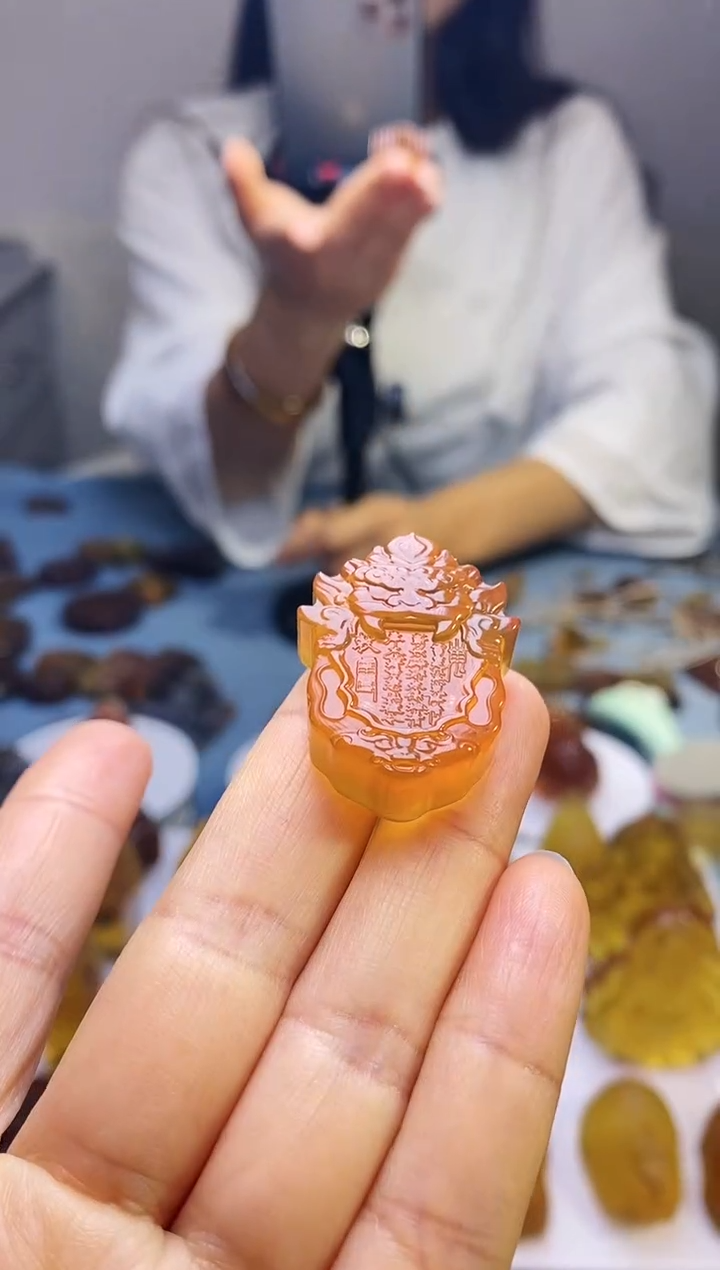 【闪购商品】琥珀吊坠(赠链)未镶嵌HP96-76（山鬼令牌）