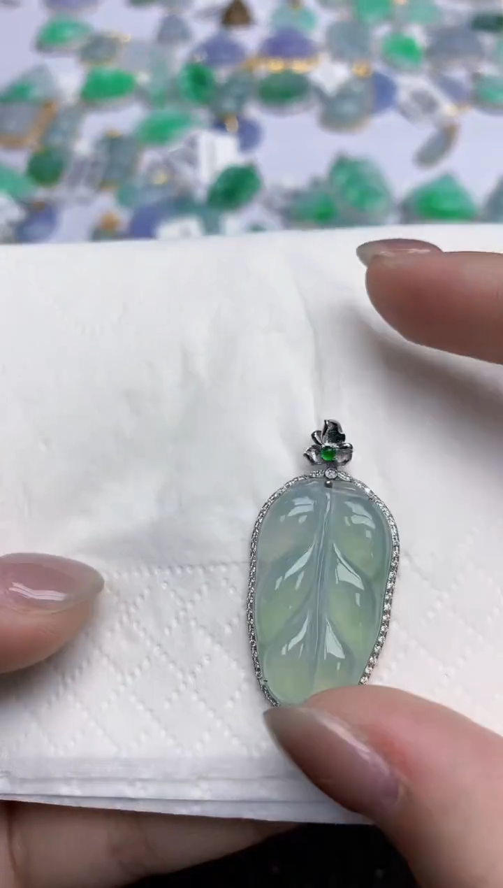 【闪购商品】翡翠颈饰18K金镶嵌天然翡翠A货