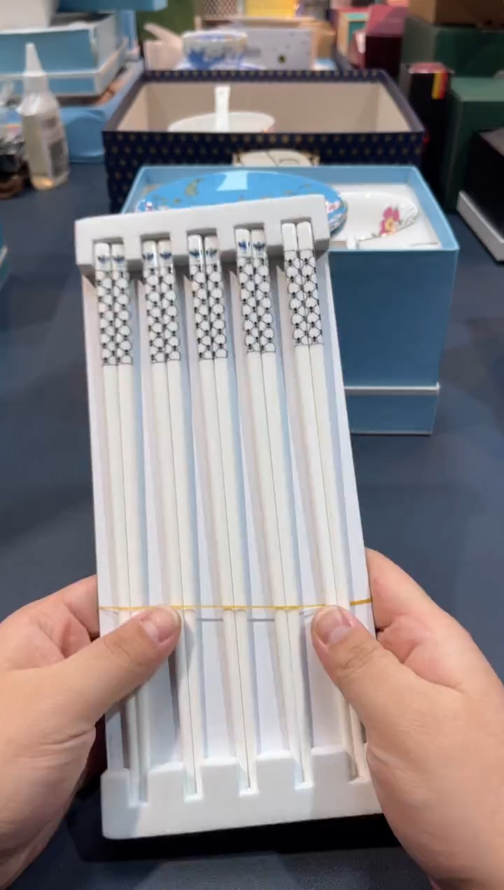 【闪购商品】碗K213全场正品，京东包邮