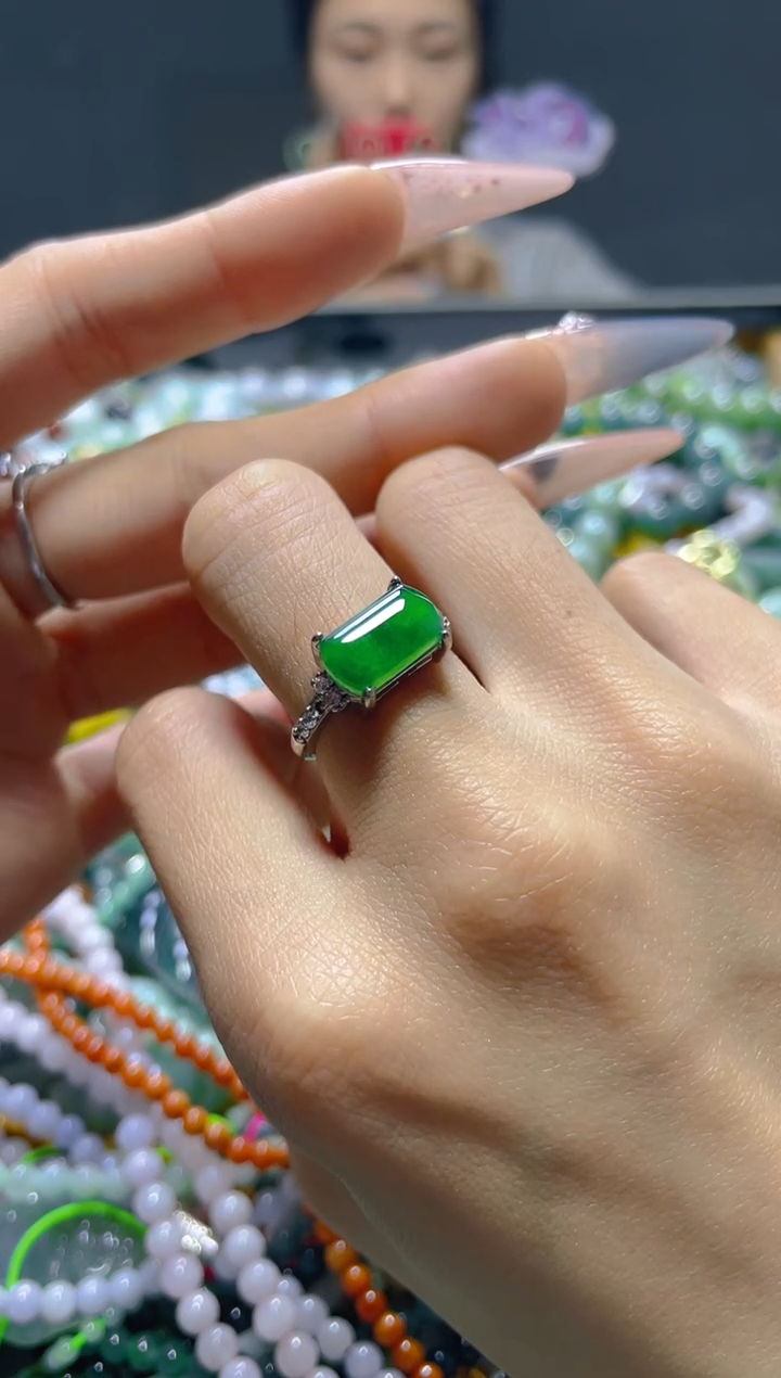 颈饰未镶嵌翡翠/F/翡翠A货，一件也是批发价