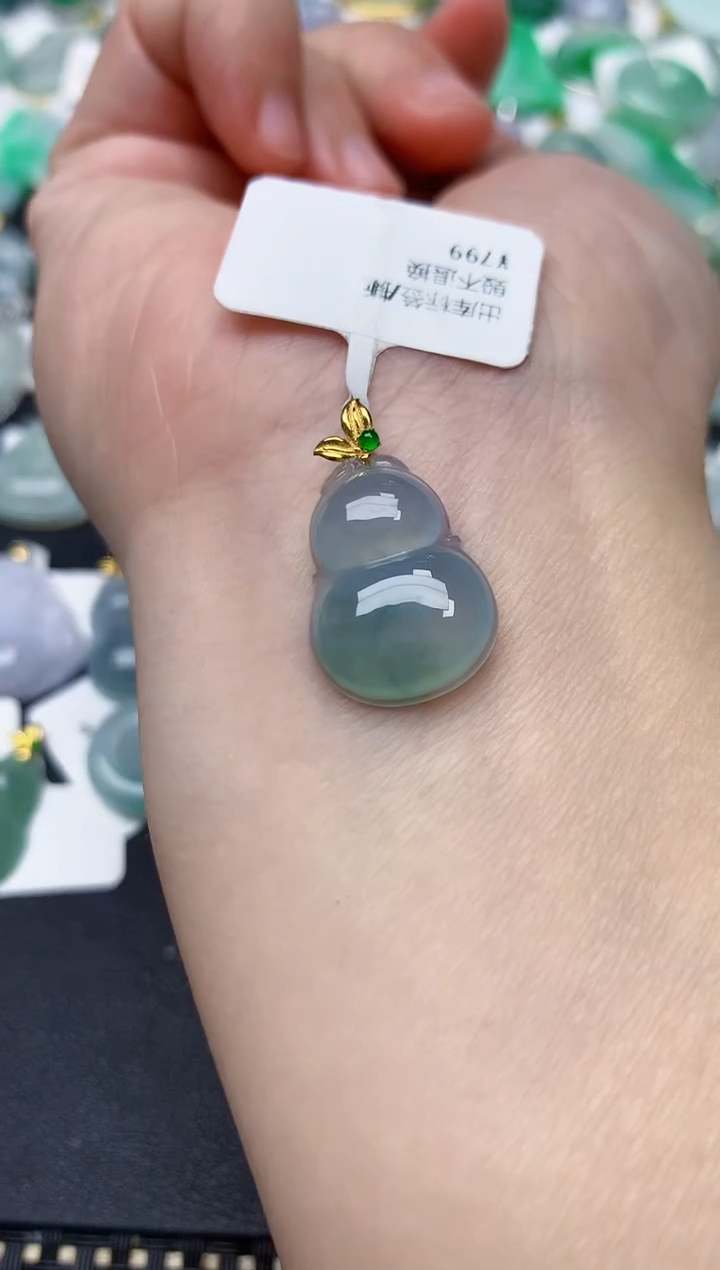 颈饰18K金镶嵌翡翠天然缅甸A货翡翠