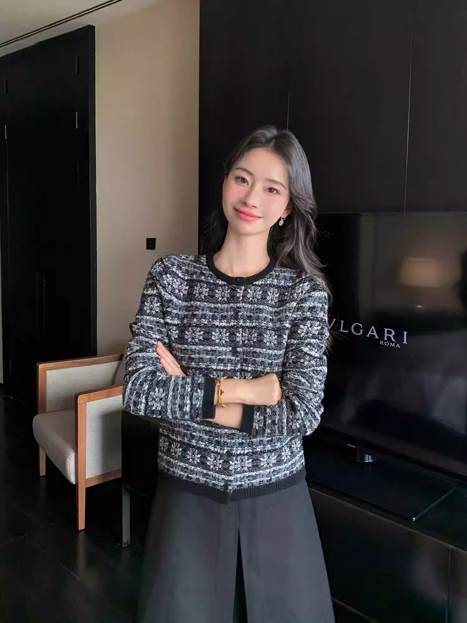 萌萌家/黑白经典雪花氛围提花羊绒开衫短款女圆领外套加厚针织衫