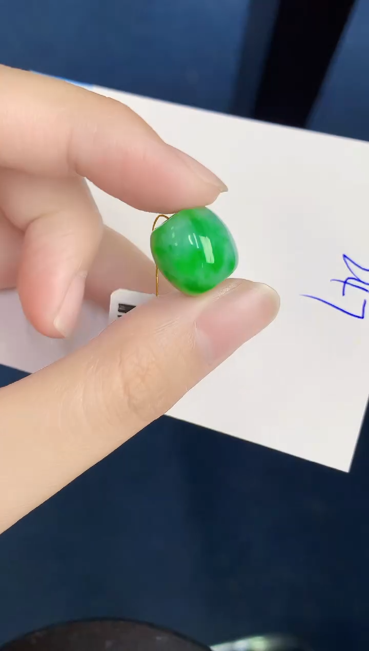 翡翠未镶嵌颈饰0000000000