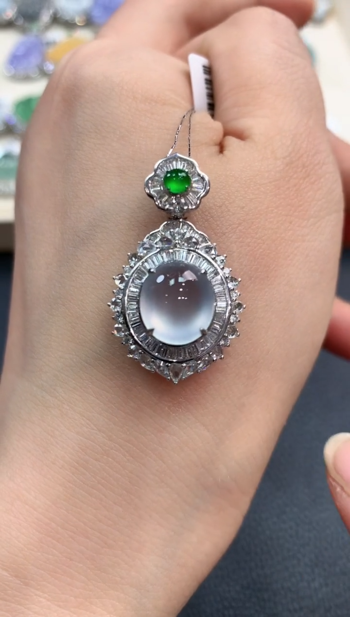 【闪购商品】翡翠吊坠(不含链)18K金镶嵌n55       