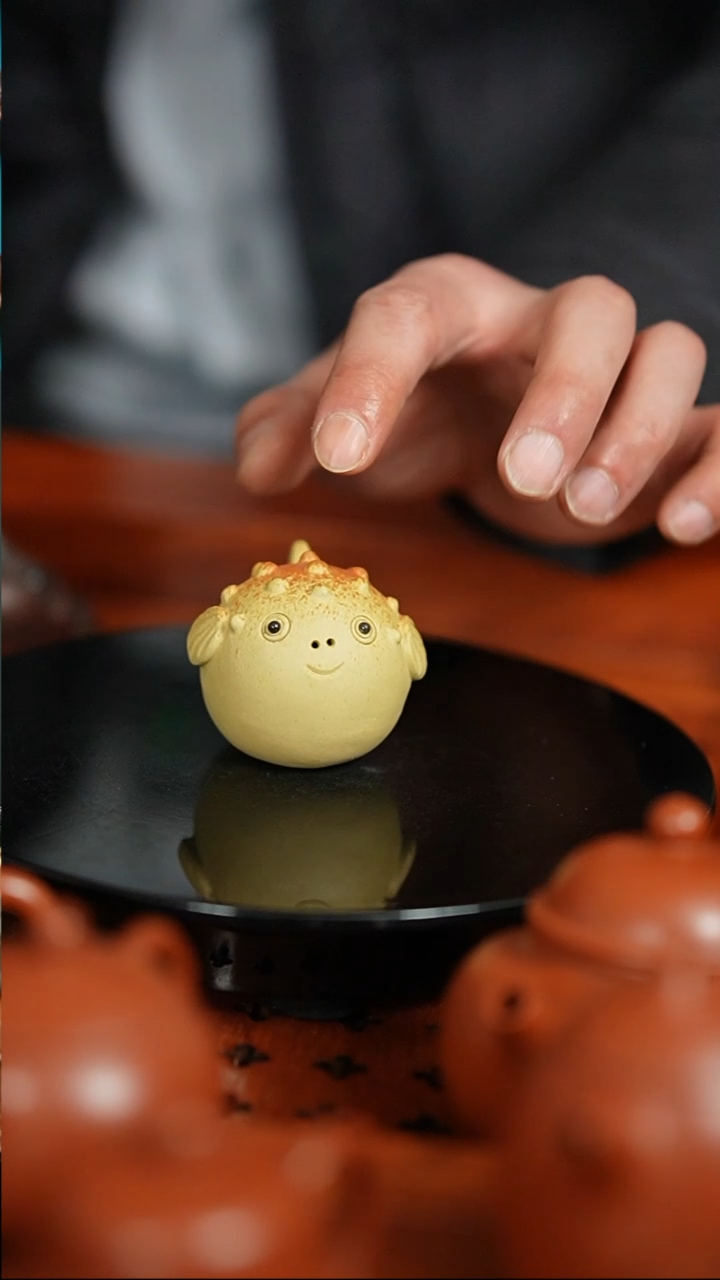 【闪购商品】紫砂茶宠段泥粉浆刻绘河豚精品摆件