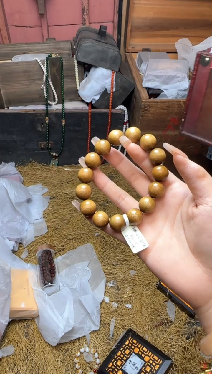精美手串（无礼盒）