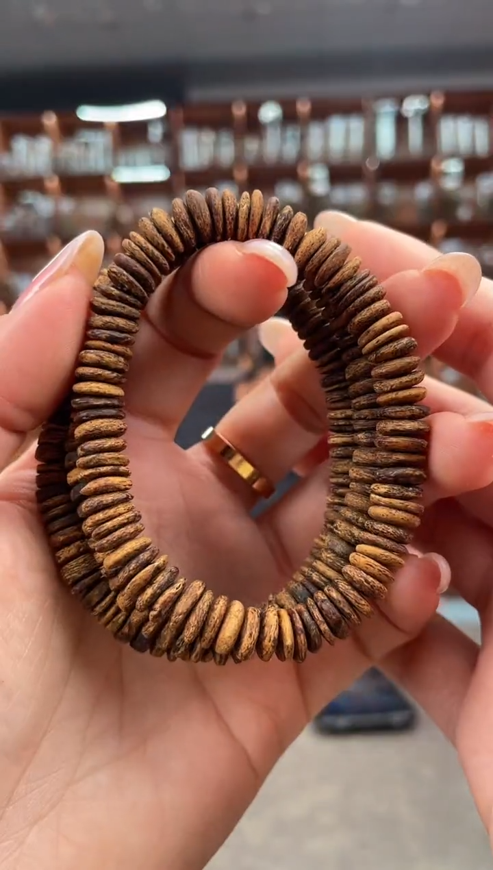 【闪购商品】沉香手串57号惠安红土多样性发一条