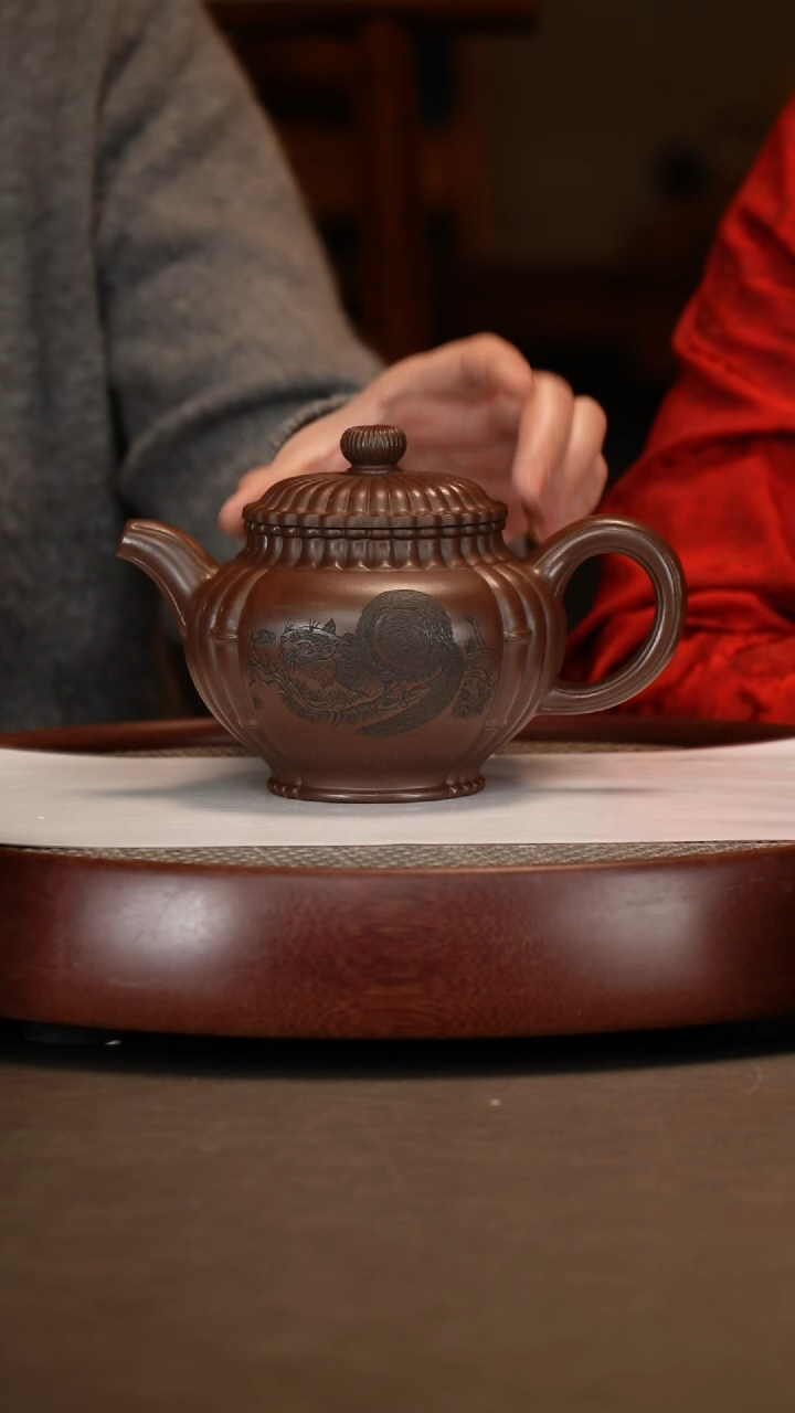 【闪购商品】紫砂茶壶筋纹掇只+李昌鸿450c