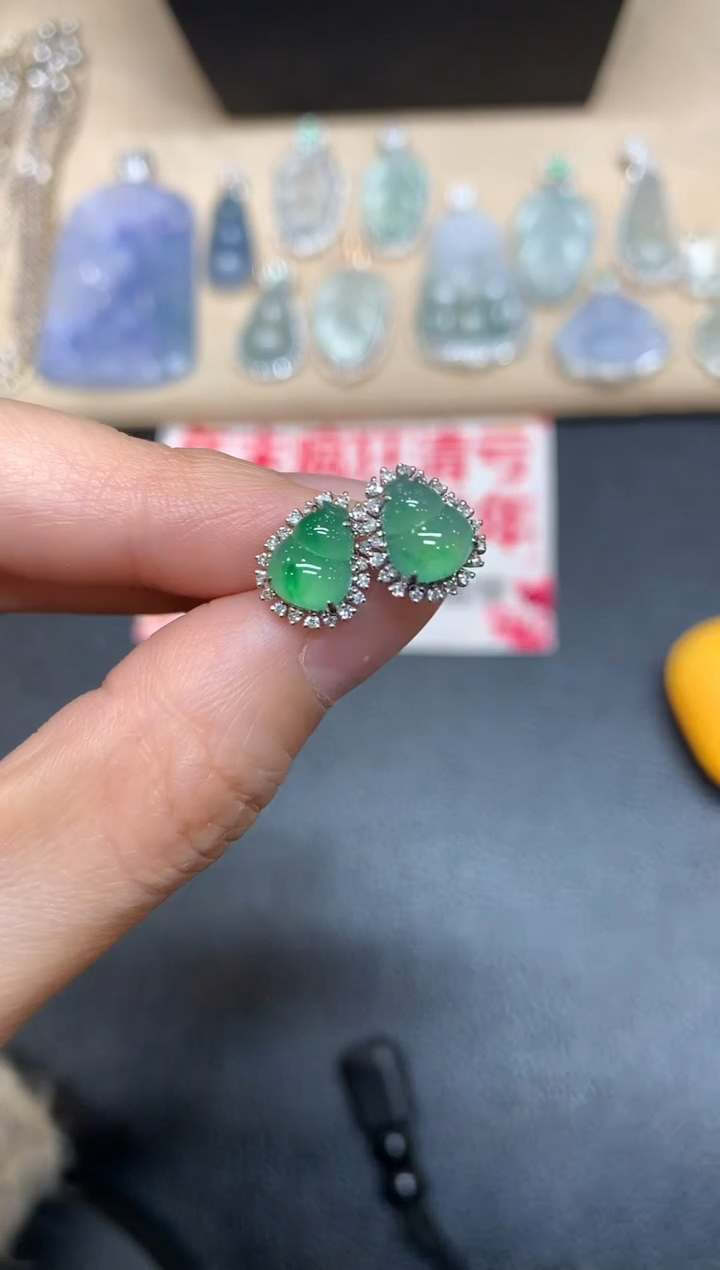【闪购商品】翡翠耳饰18K金镶嵌葫芦【无服务费