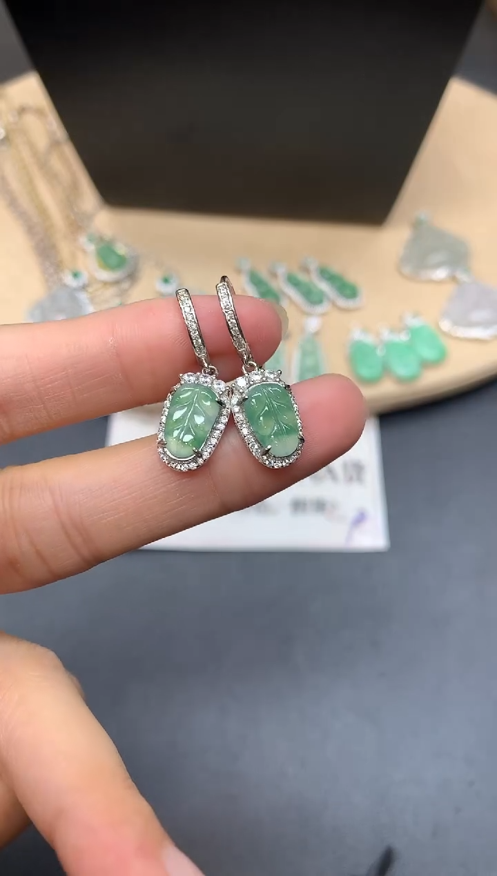 【闪购商品】翡翠耳饰银S925镶嵌叶子【多样性发其一】